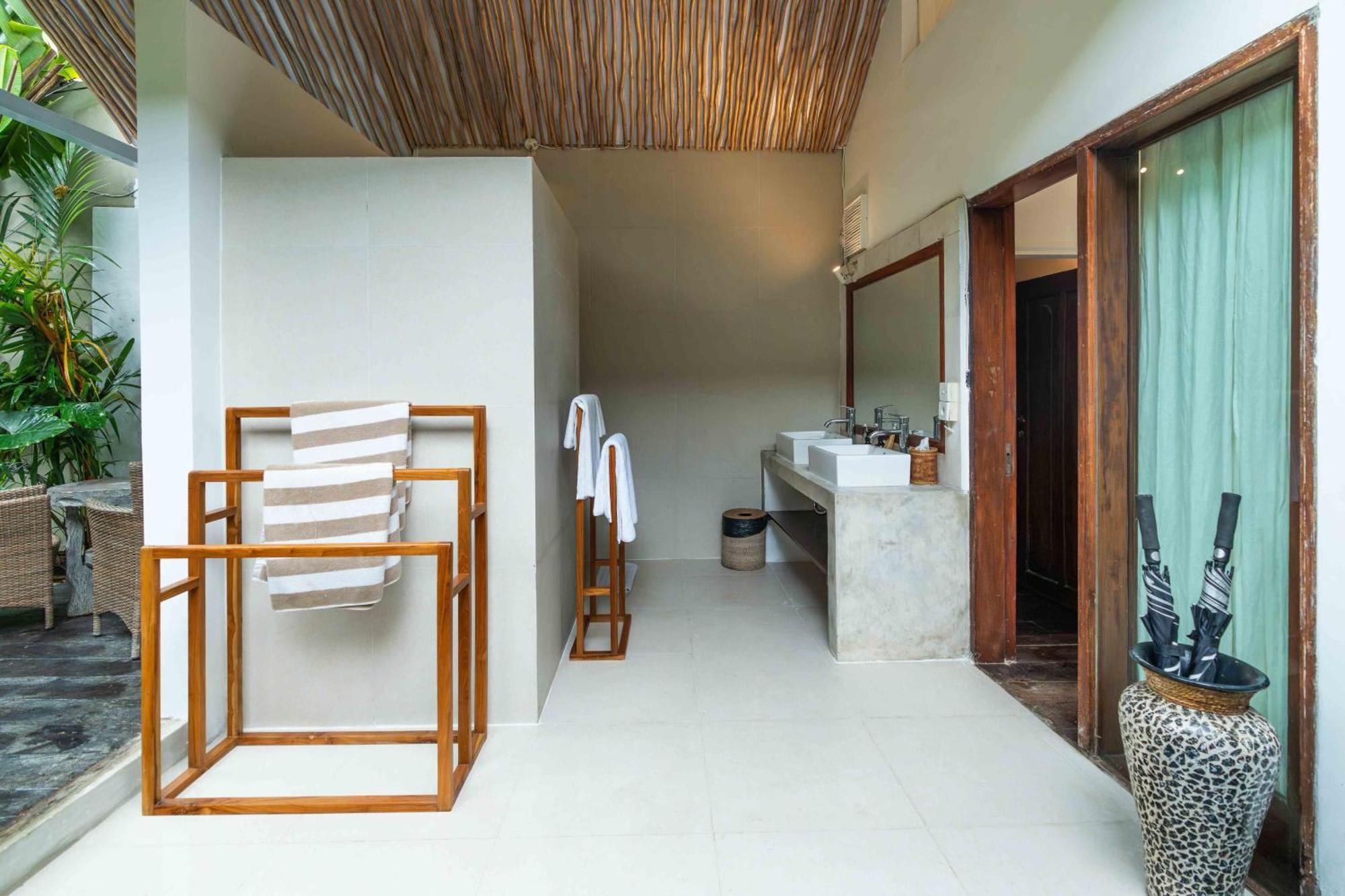 Hotel The Gardens Seminyak Exterior foto